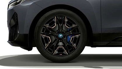 BMW iX M60